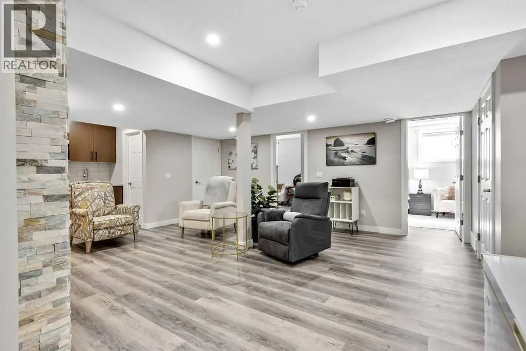 165 Carrington Close NW