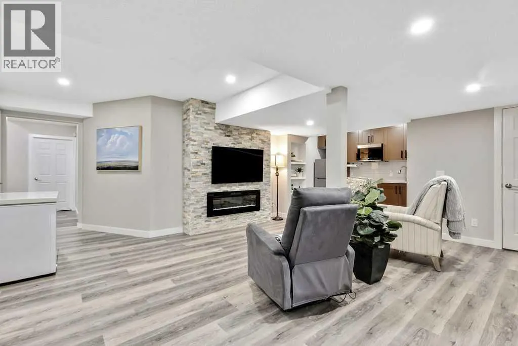 165 Carrington Close NW