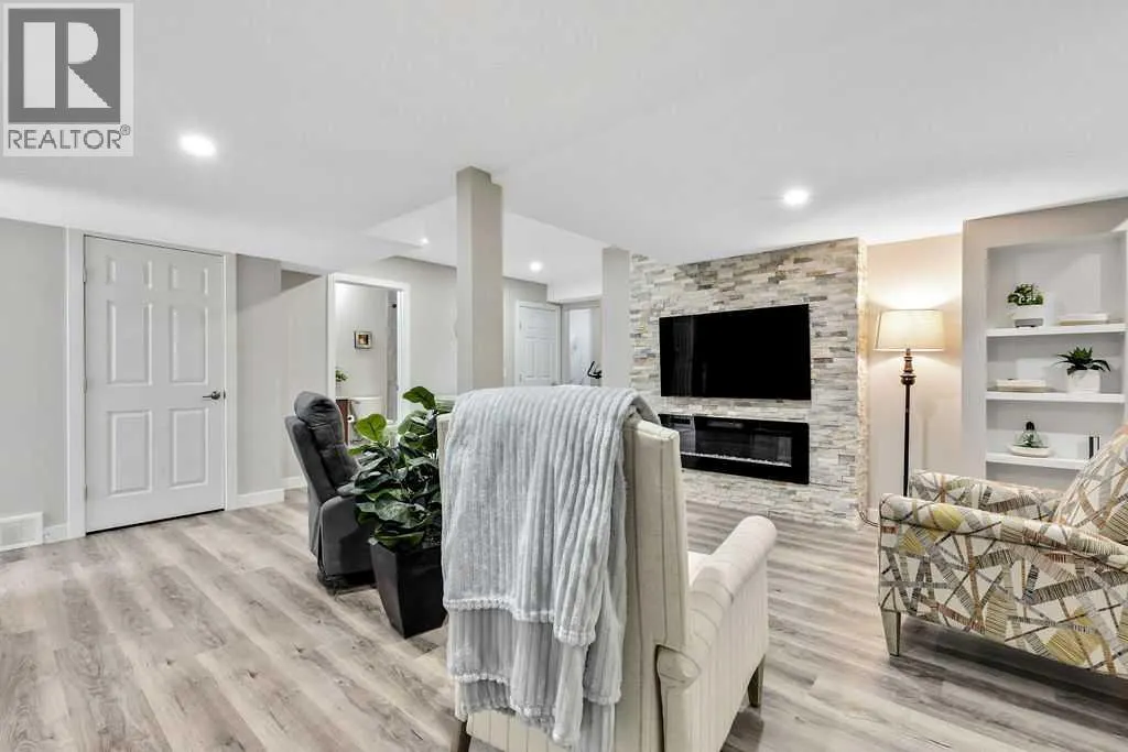 165 Carrington Close NW