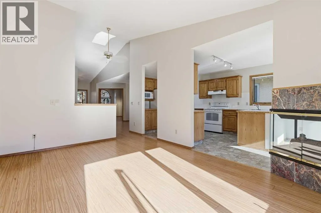 135 Hamptons Park NW