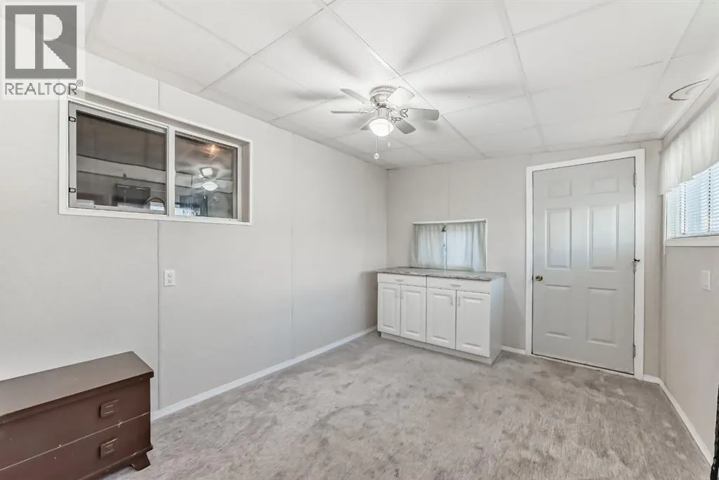 119 Home Bay SE