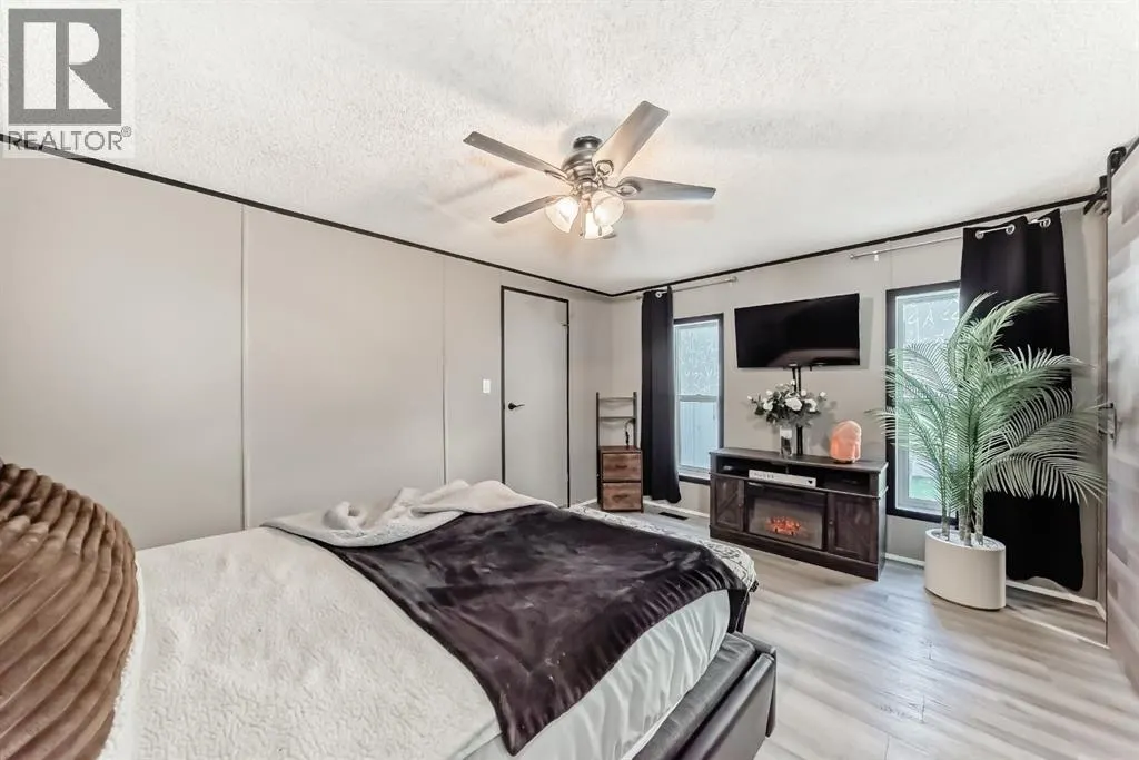 119 Home Bay SE