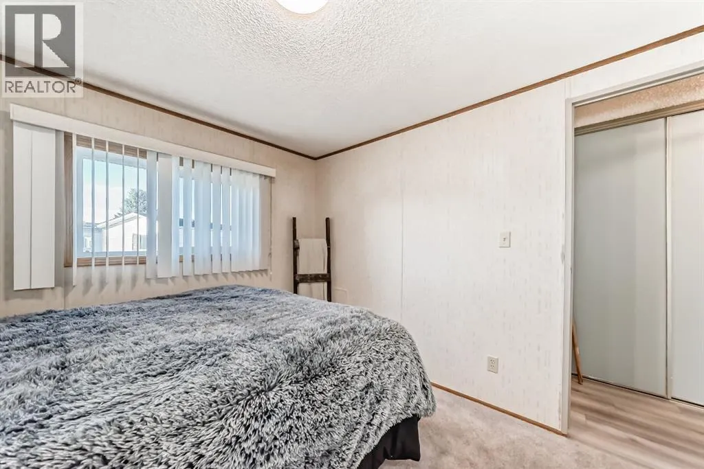 119 Home Bay SE
