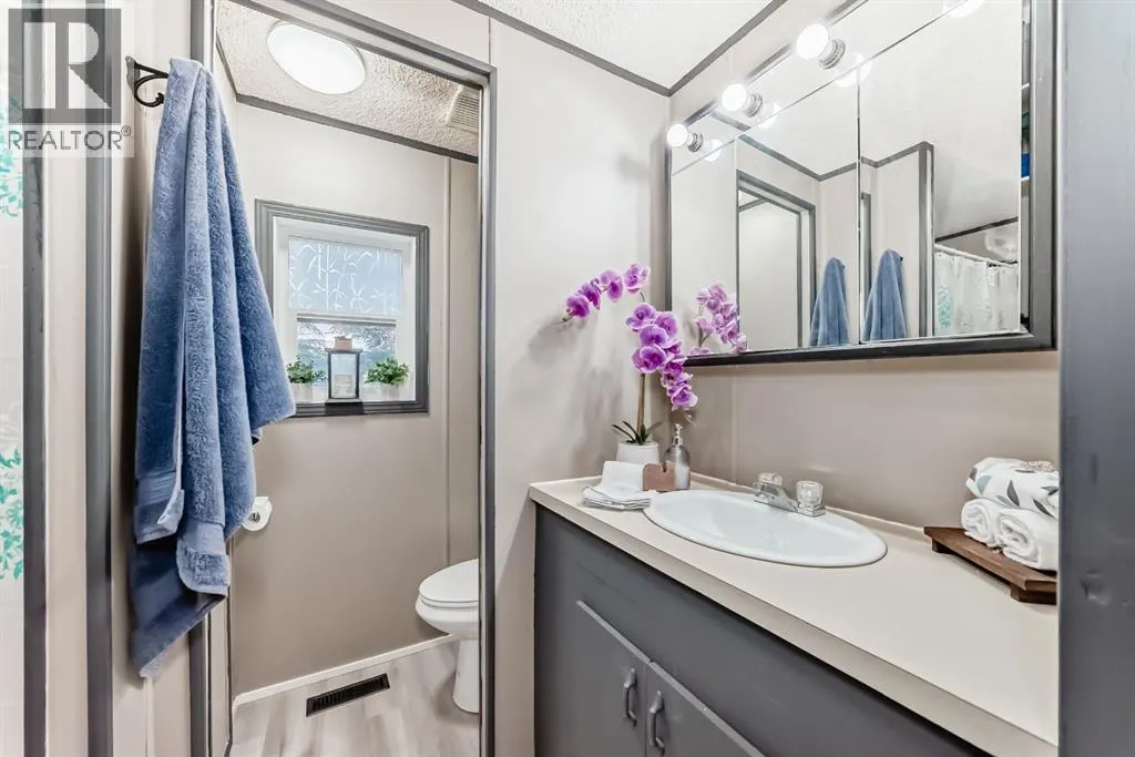 119 Home Bay SE