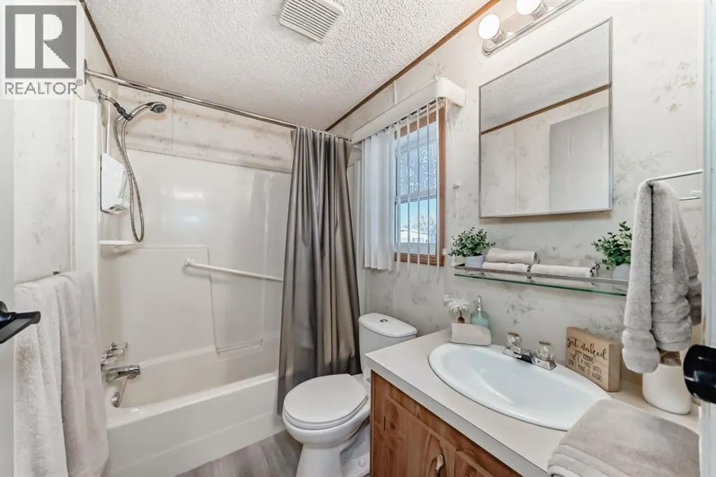 119 Home Bay SE