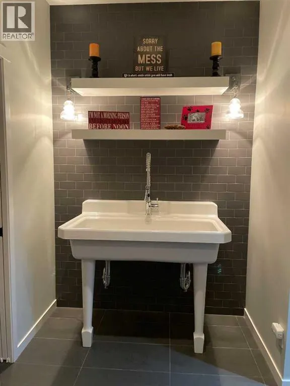 219 River Heights Green