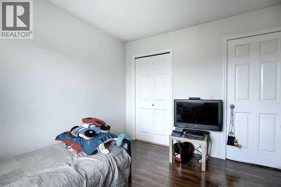 260 Stonemere Place