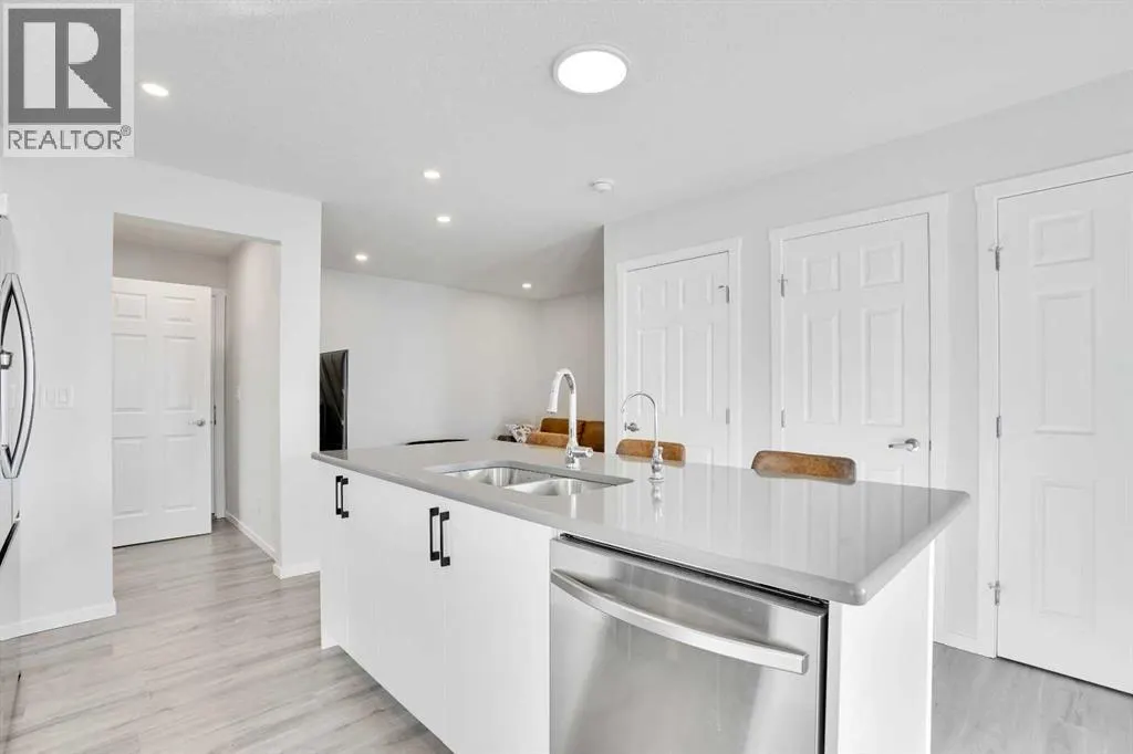 285 Yorkville Boulevard SW