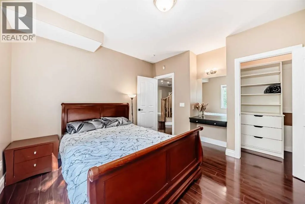 29 Simcoe Gate SW