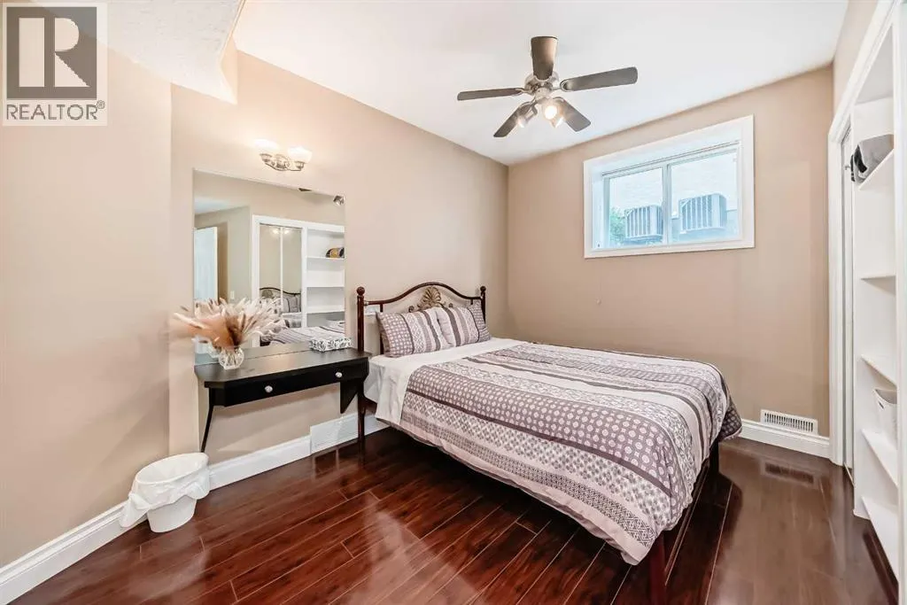 29 Simcoe Gate SW