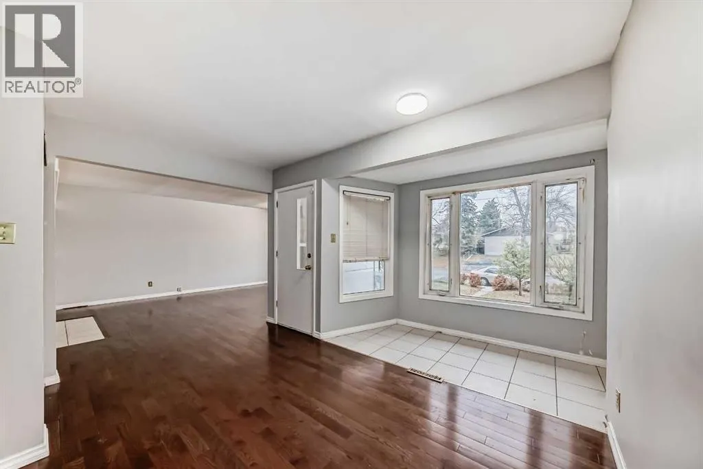 1403 19 Street NE