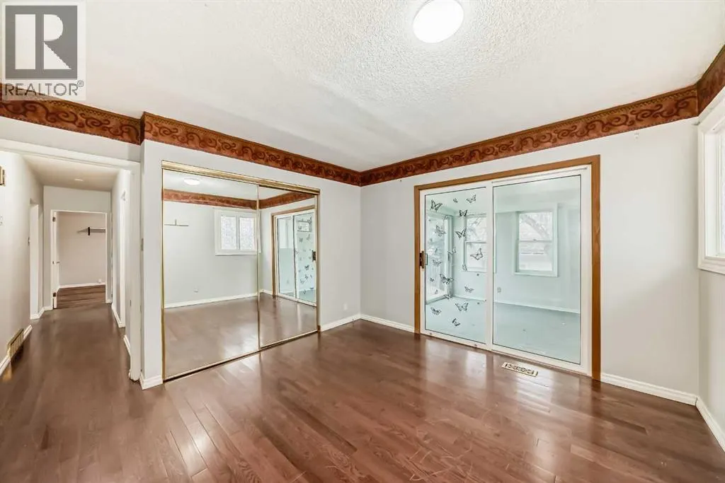 1403 19 Street NE