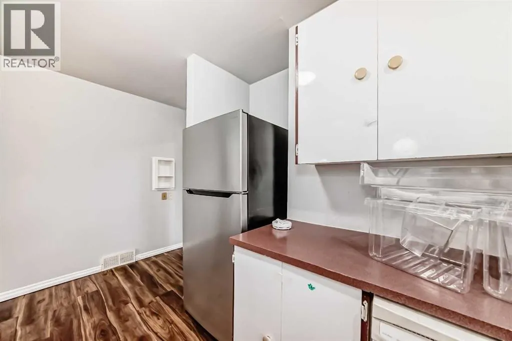 1403 19 Street NE