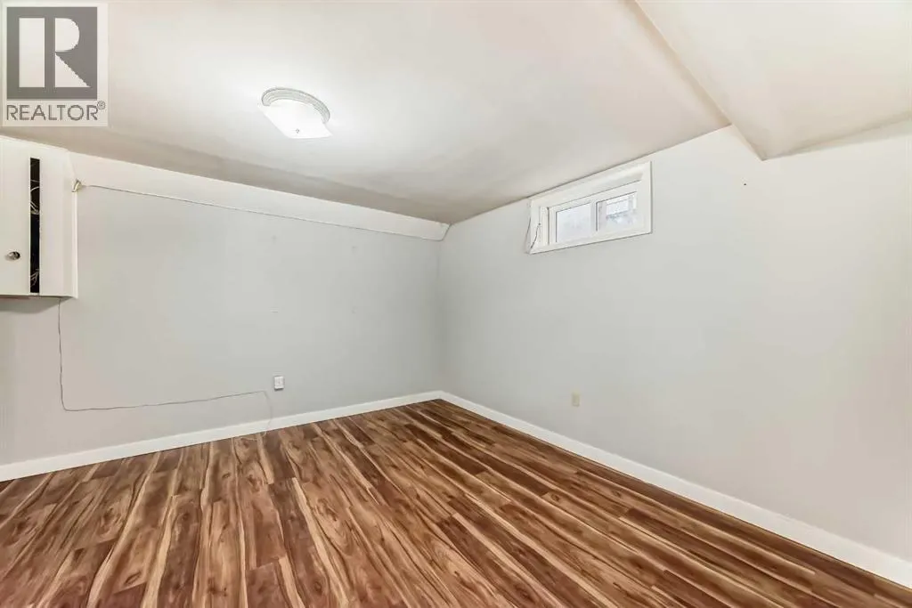 1403 19 Street NE