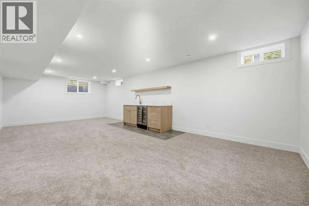 1016 Mapleglade Drive SE