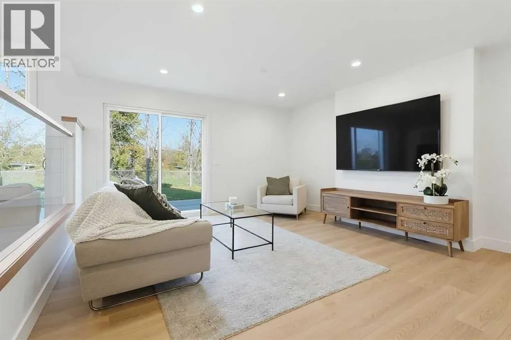 1016 Mapleglade Drive SE