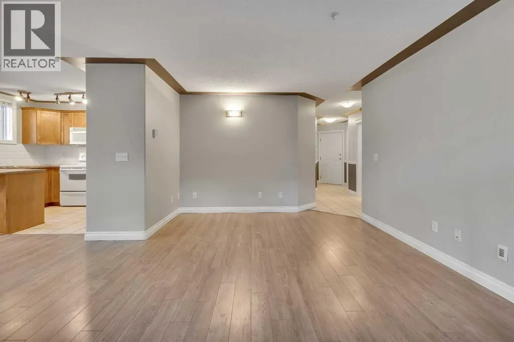 106, 2411 Erlton Road SW