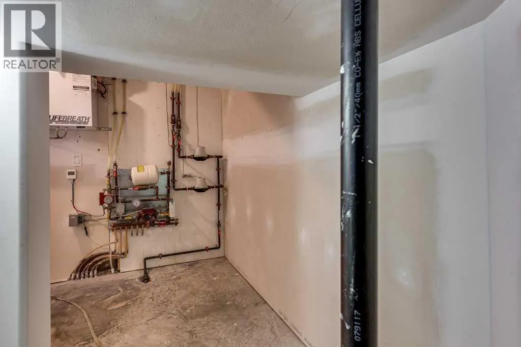 13 Adina Close