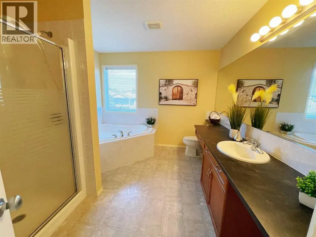 221 Coulee Creek Manor
