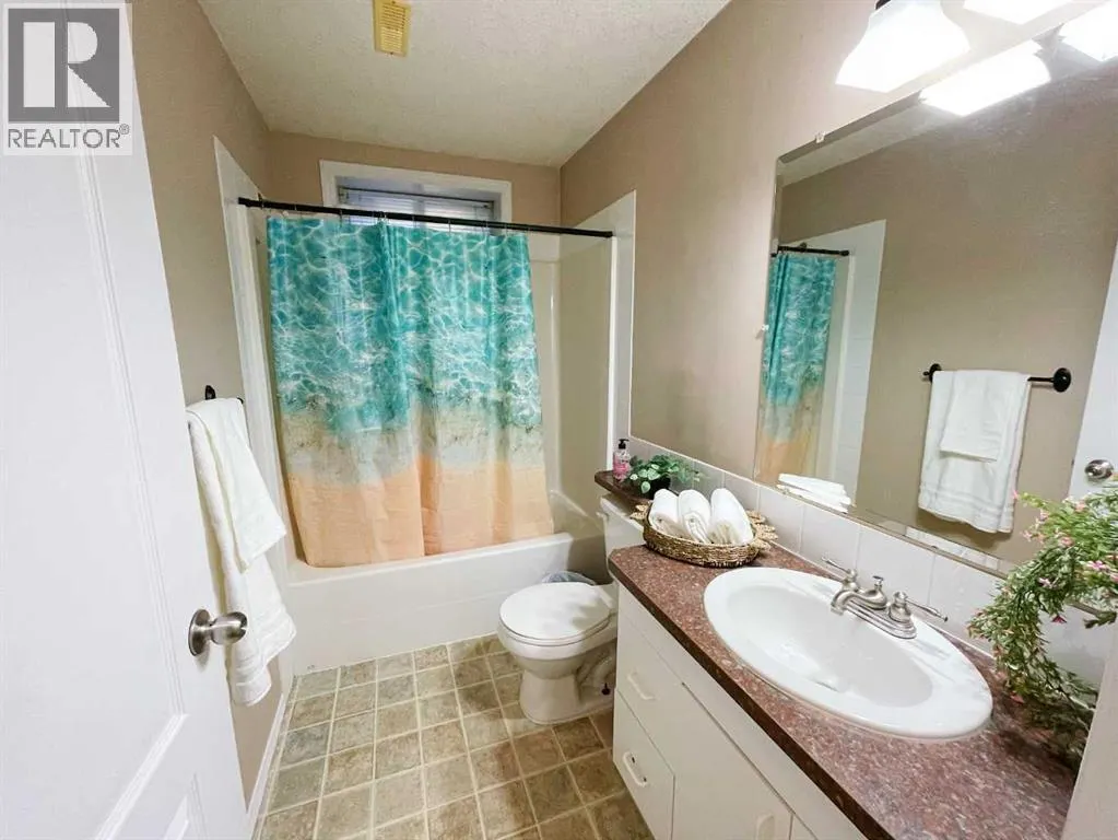 221 Coulee Creek Manor