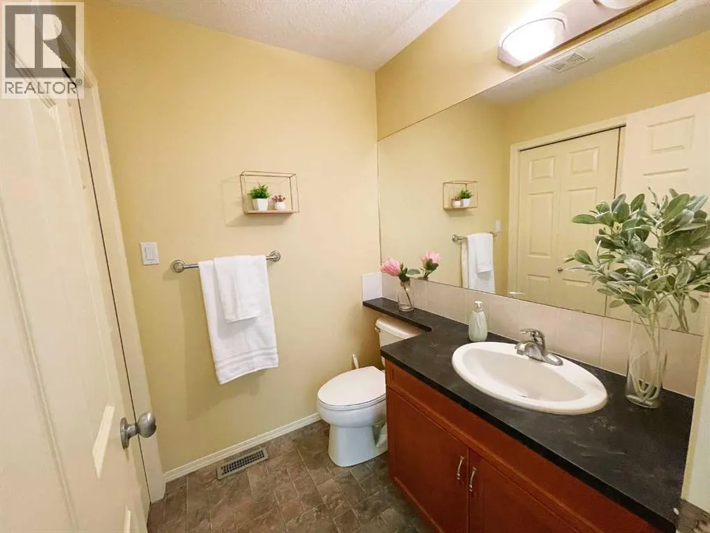 221 Coulee Creek Manor