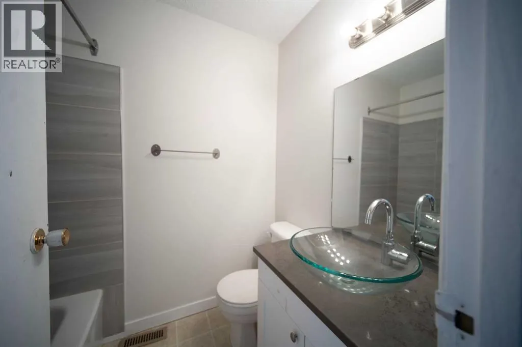 212 Georgian Villas NE