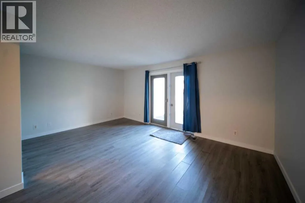 212 Georgian Villas NE