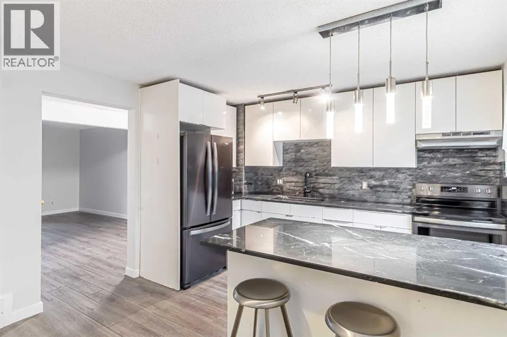 212 Georgian Villas NE