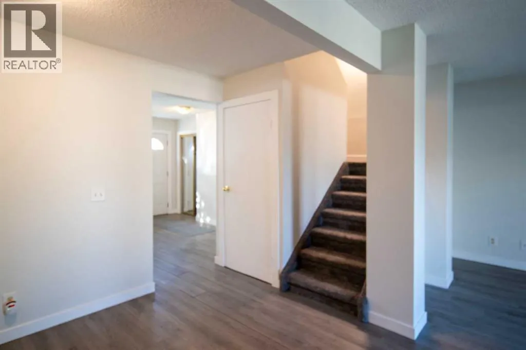 212 Georgian Villas NE