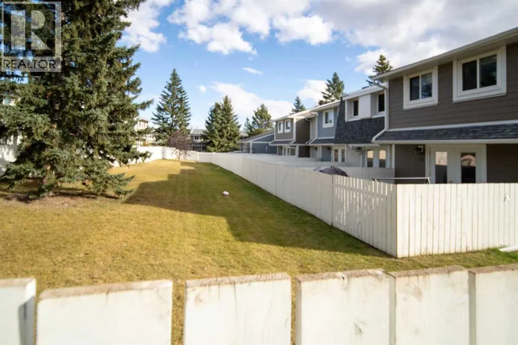 212 Georgian Villas NE
