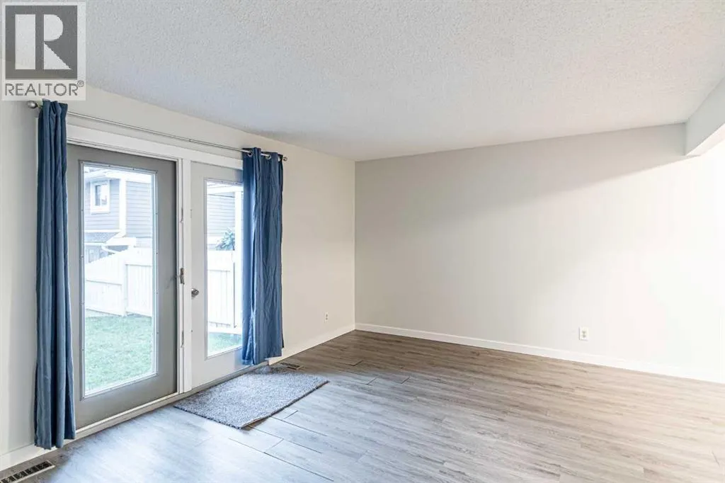 212 Georgian Villas NE
