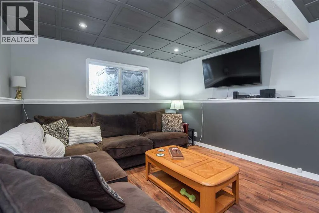 22 Woodbine Avenue