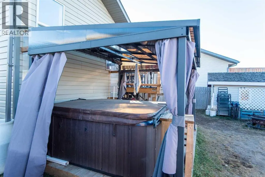 22 Woodbine Avenue