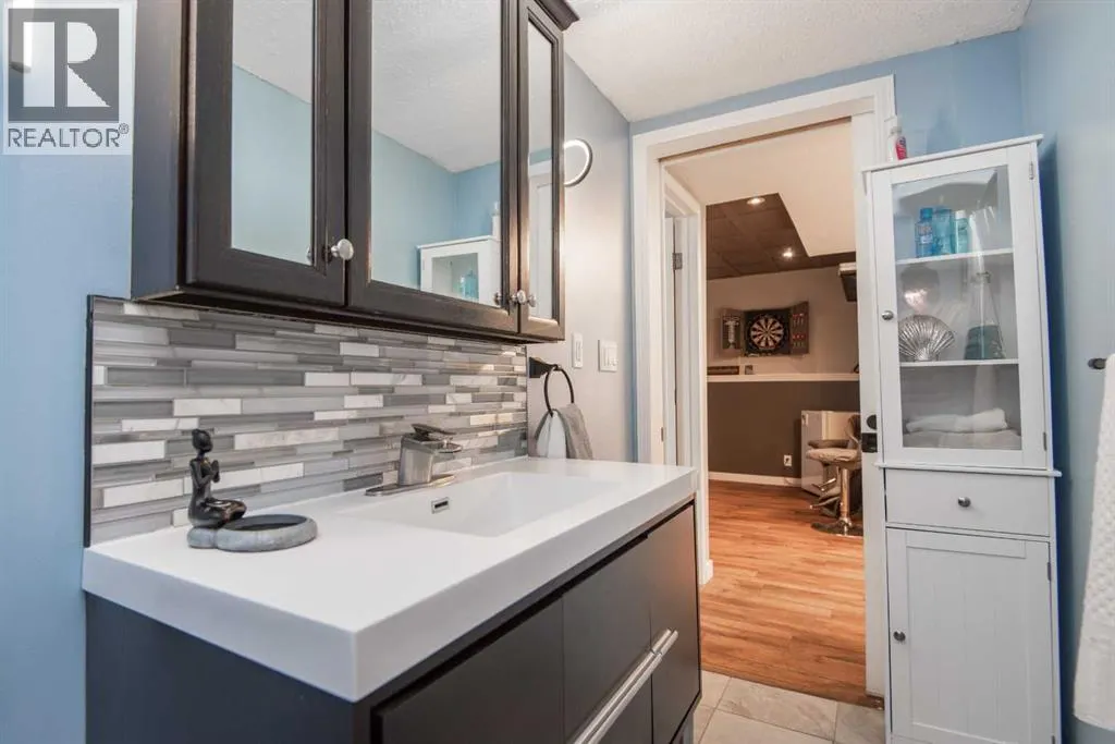 22 Woodbine Avenue