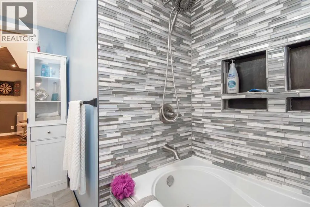 22 Woodbine Avenue