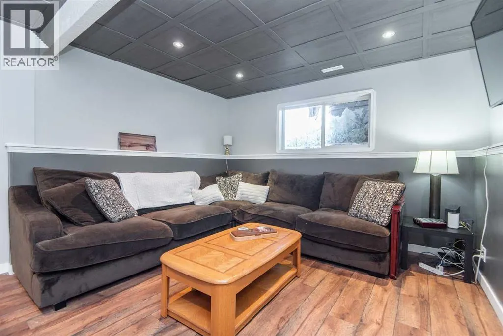 22 Woodbine Avenue