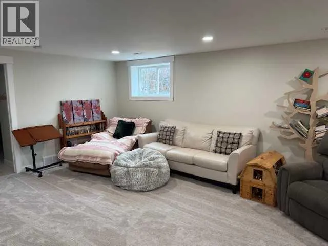 656 Hunter Drive