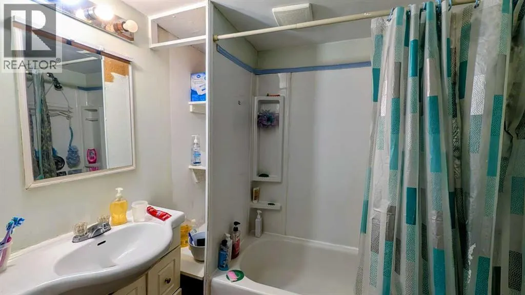 430 Pinehill Road NE