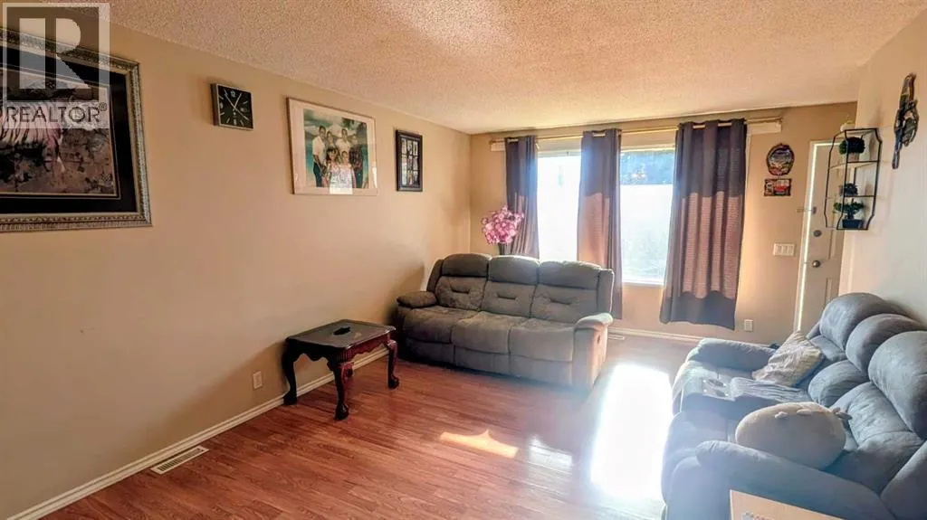 430 Pinehill Road NE