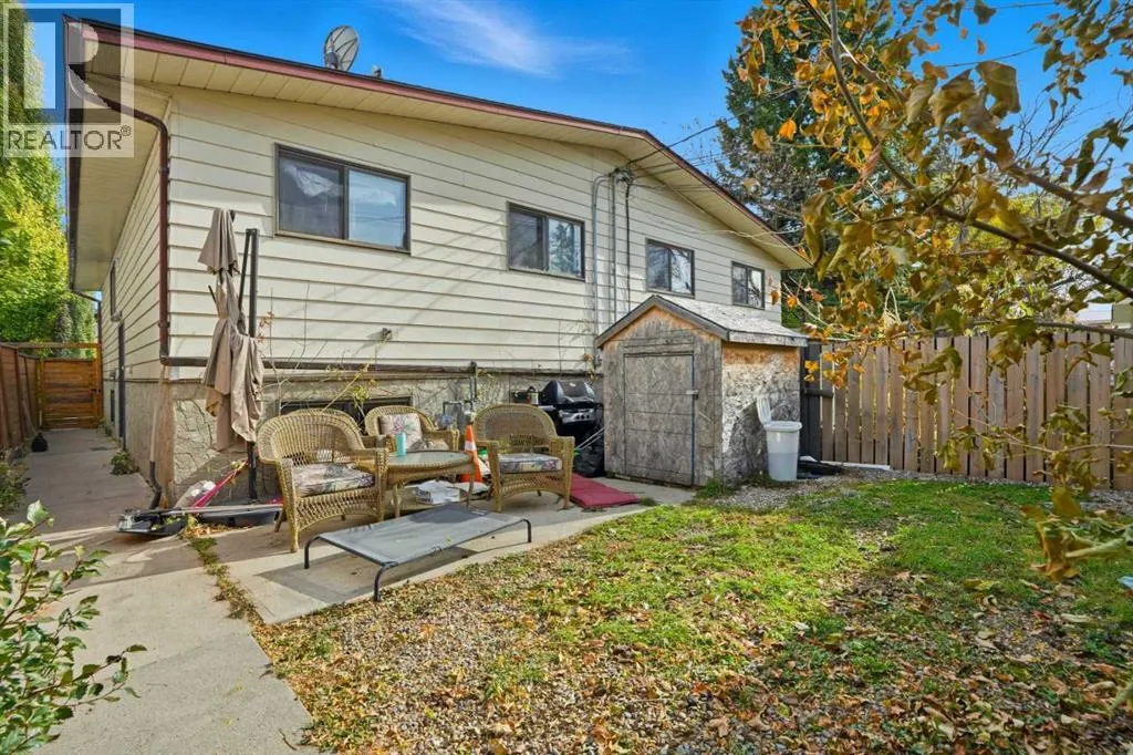 2409 32 Street SW