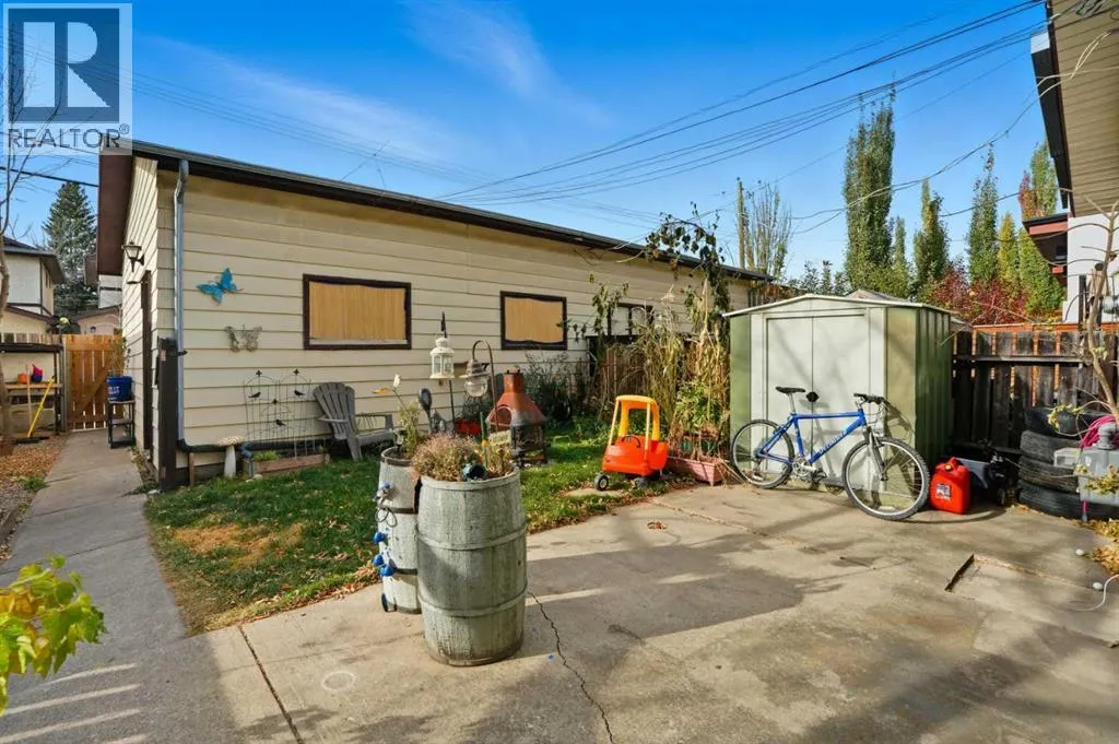 2411 32 Street SW