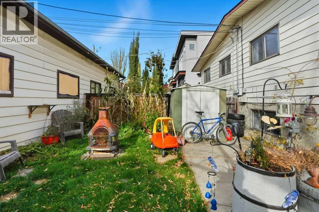 2411 32 Street SW