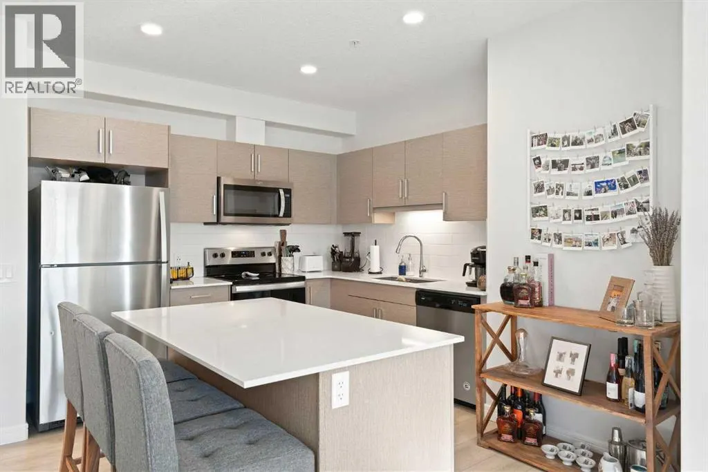 2204, 80 Greenbriar Place NW