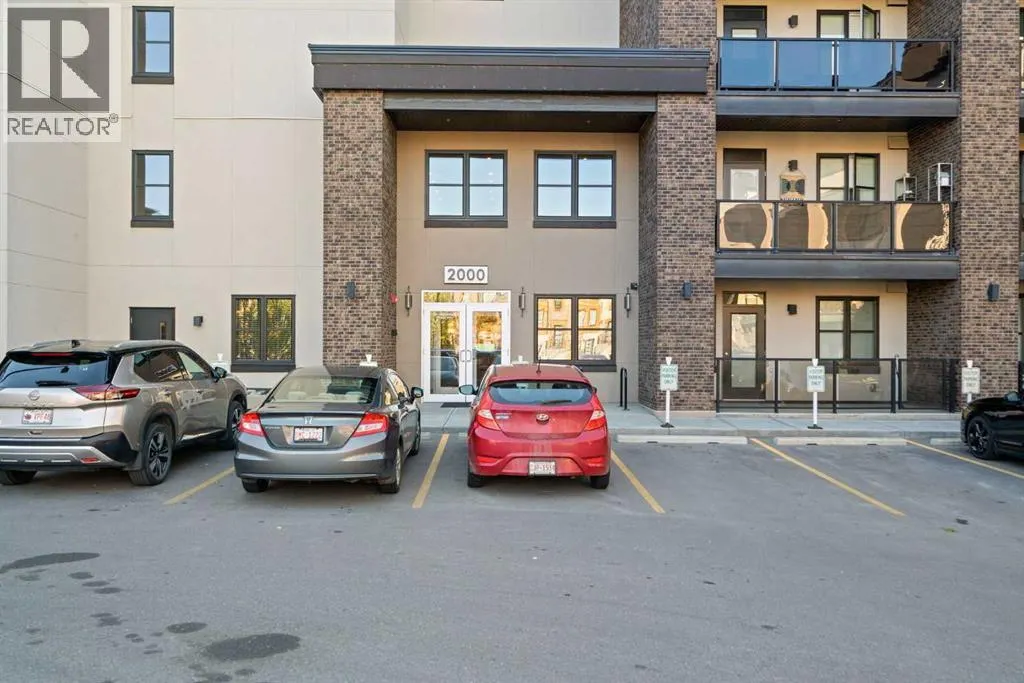 2204, 80 Greenbriar Place NW
