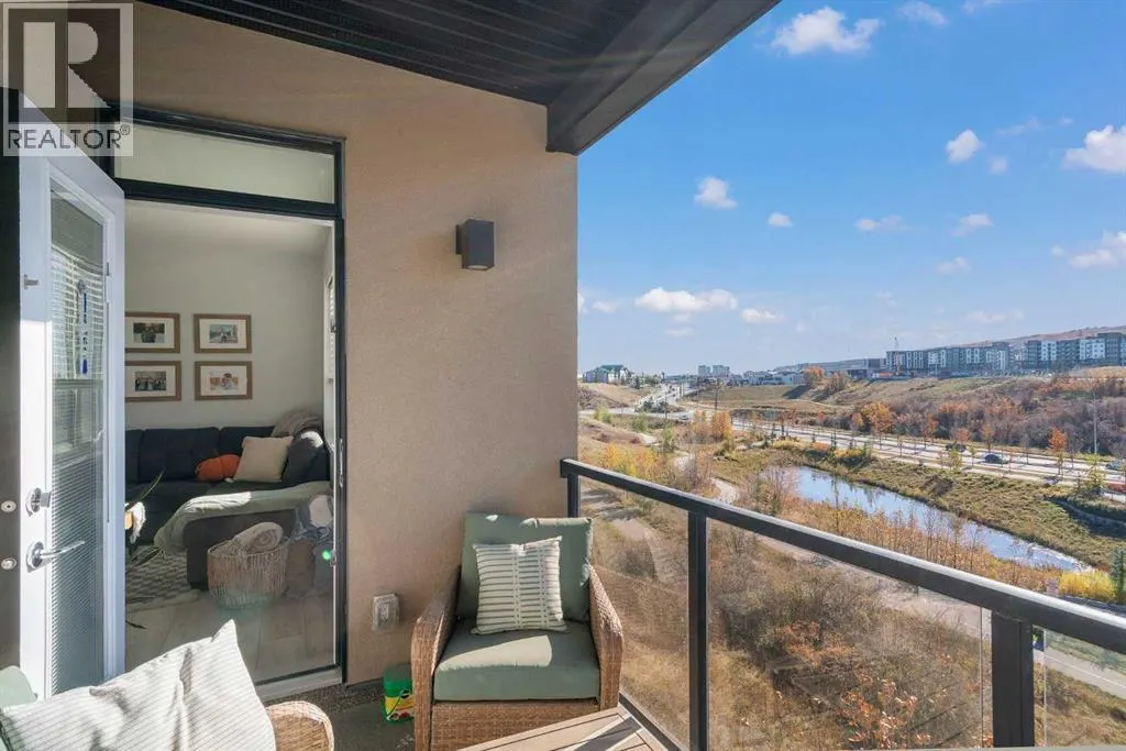 2204, 80 Greenbriar Place NW