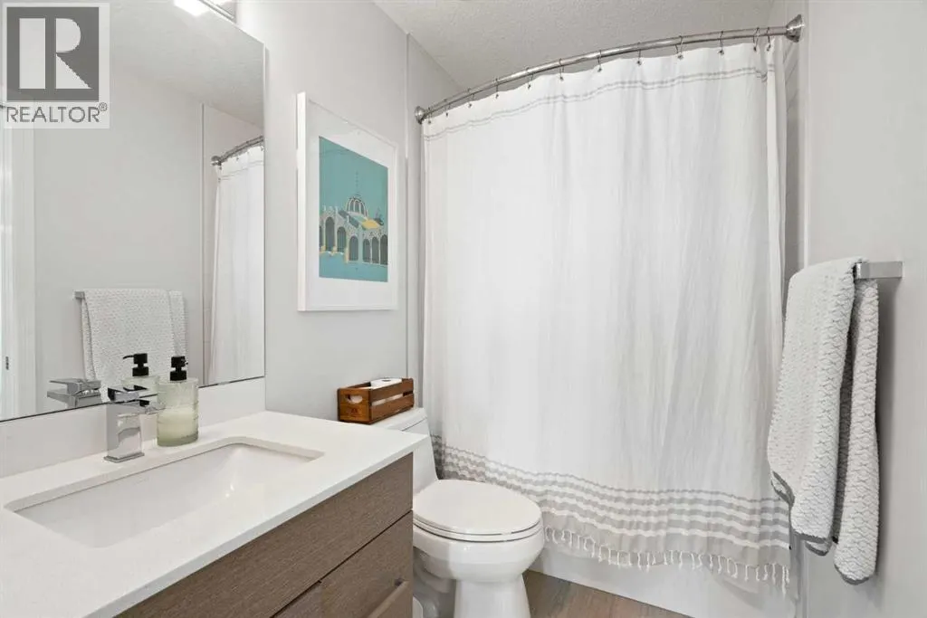 2204, 80 Greenbriar Place NW
