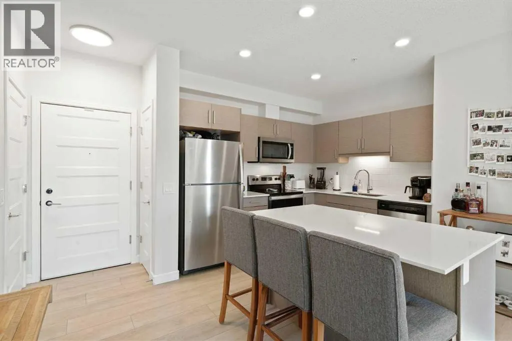2204, 80 Greenbriar Place NW