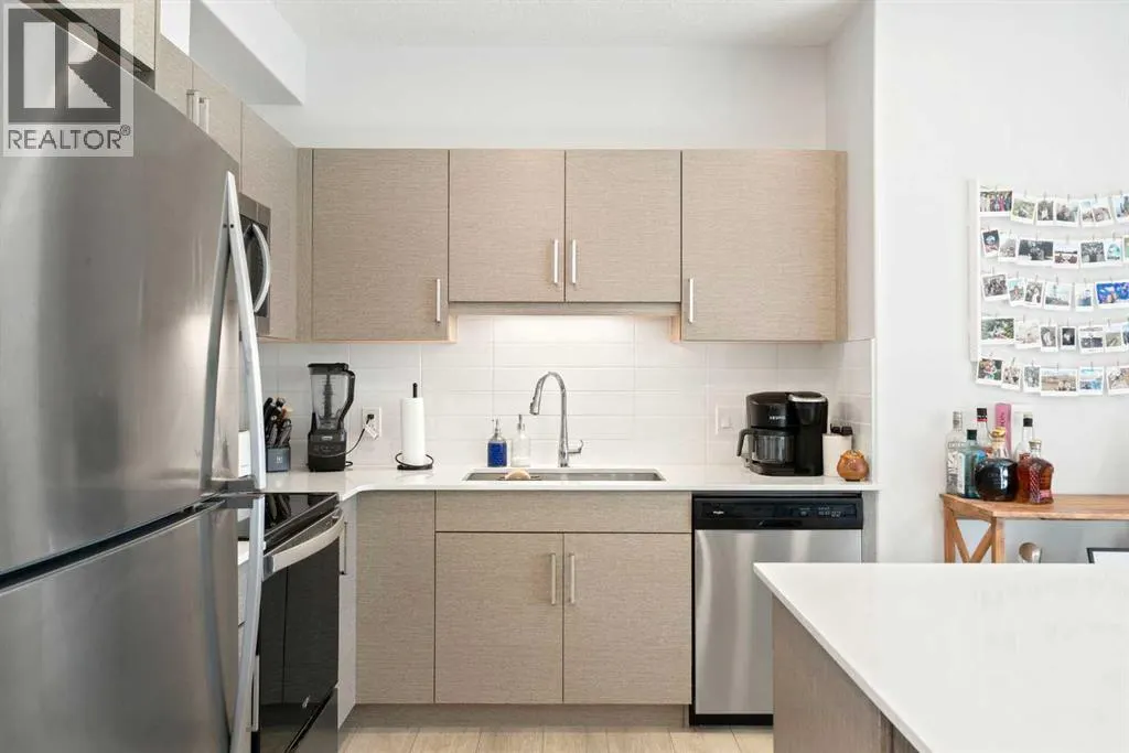 2204, 80 Greenbriar Place NW