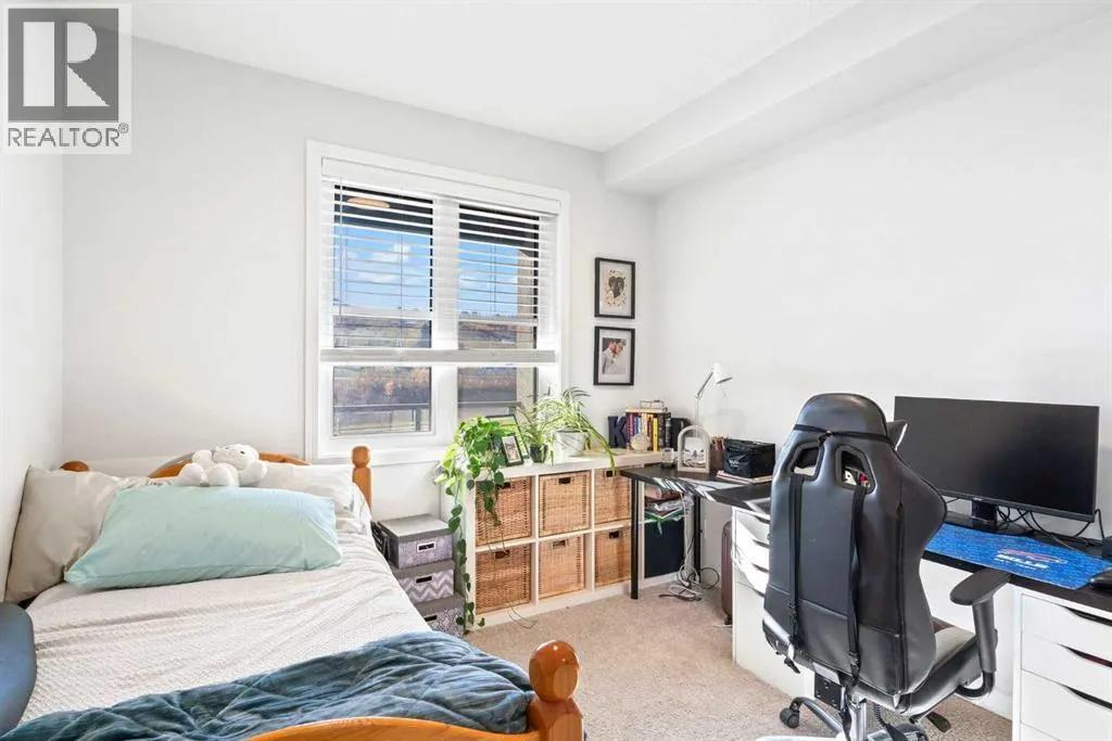 2204, 80 Greenbriar Place NW
