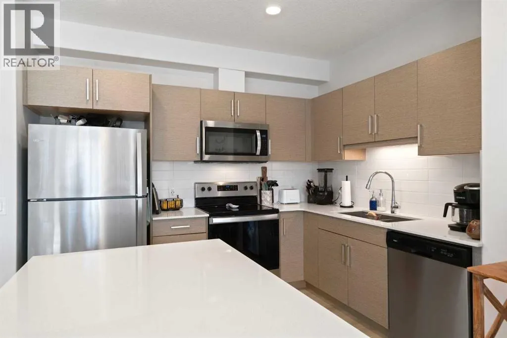 2204, 80 Greenbriar Place NW